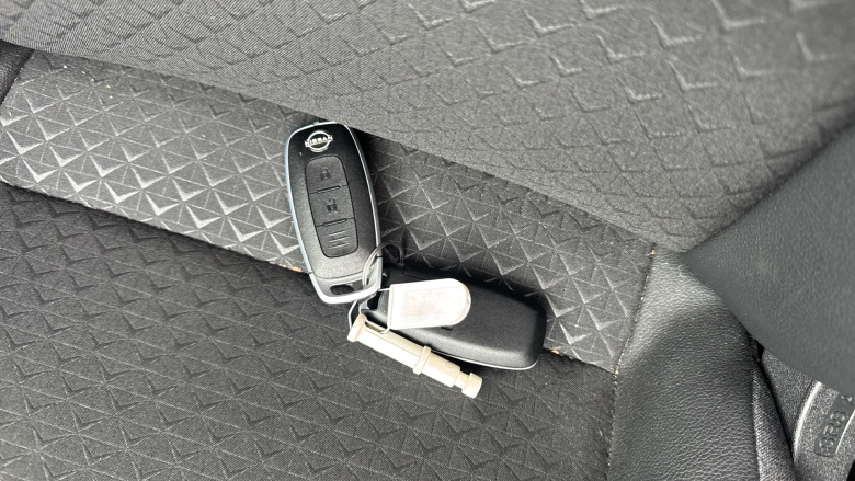 Nissan Juke 1.0 DiG-T N-Connecta 5dr DCT Petrol Hatchback